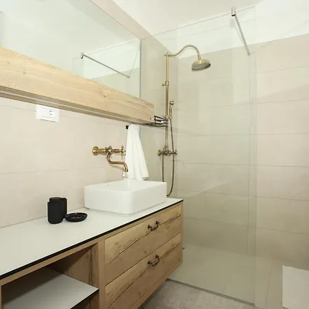 Villa Idol Prapatnica