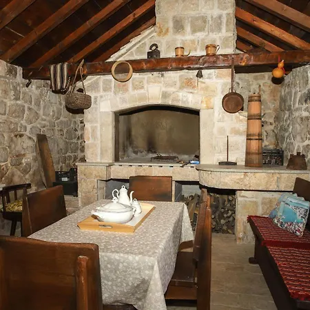 Idol Villa *